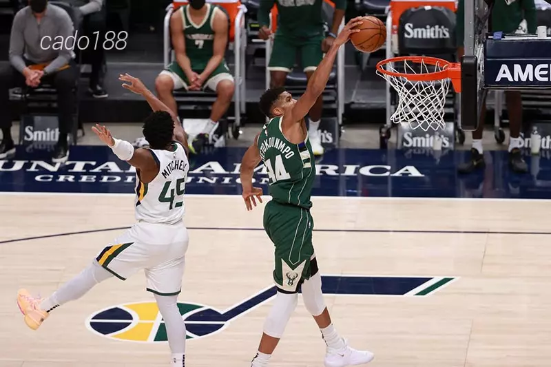 Utah Jazz tiếp tục cho thấy tiềm năng cạnh tranh tấm vé vào playoffs trong mùa giải năm nay Soi kèo bóng rổ NBA Milwaukee Bucks vs Utah Jazz ngày 9_1