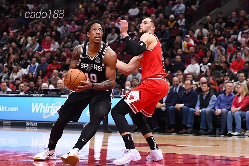 Ngôi sao 19 tuổi gốc Pháp trở thành cầu thủ trẻ nhất trong lịch sử NBA đạt triple-double Soi kèo bóng rổ NBA San Antonio Spurs vs Chicago Bulls 14_1