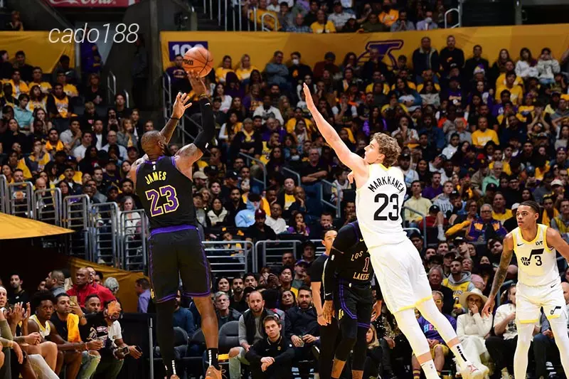 Utah Jazz duy trì chuỗi thắng ấn tượng sau khi đánh bại hàng loạt những đội bóng hàng đầu hai miền Soi kèo bóng rổ giải NBA Utah Jazz vs LA Lakers ngày 14_1