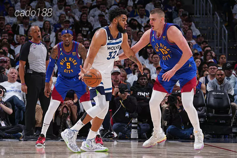 Minnesota Timberwolves ra sân thi đấu với đội hình thiếu vắng 2 trụ cột Karl-Anthony Towns cùng Rudy Gobert Soi kèo bóng rổ Minnesota Timberwolves vs Denver Nuggets 20_3