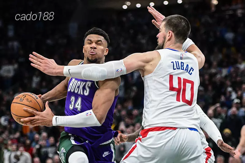 Vị trí top 2 BXH miền Đông chỉ còn cách Milwaukee Bucks thêm hai trận đấu nữa Soi kèo bóng rổ NBA Milwaukee Bucks vs LA Clippers ngày 5_3