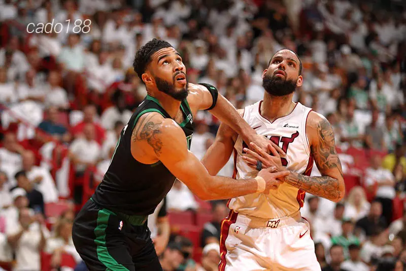 Đoàn quân HLV Joe Mazzulla chứng minh trận thua trước đối thủ tại Game 2 chỉ là tai nạn Soi kèo bóng rổ NBA Boston Celtics vs Miami Heat ngày 2_5