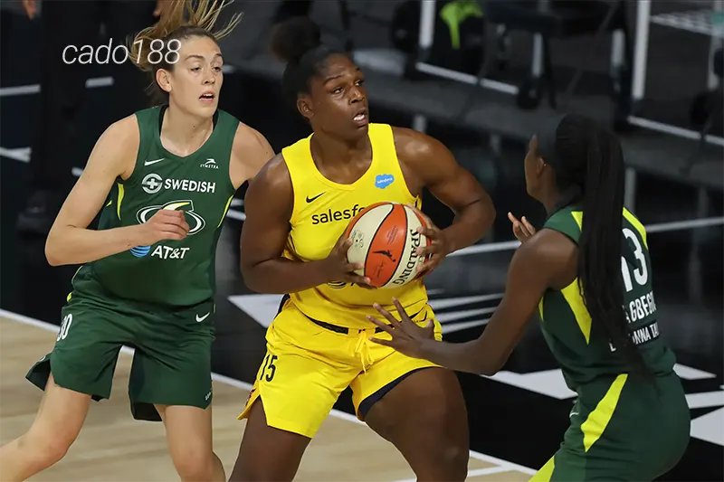 Skylar Diggins-Smith là bản hợp đồng chất lượng mà HLV Noelle Quinn đã có được trước khi mùa giải khởi tranh Soi kèo bóng rổ WNBA Indiana Fever vs Seattle Storm 31_5