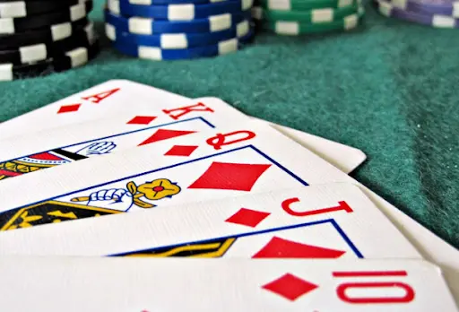 Game liêng là một trong những game bài được nhiều người yêu thích hiện nay Game liêng