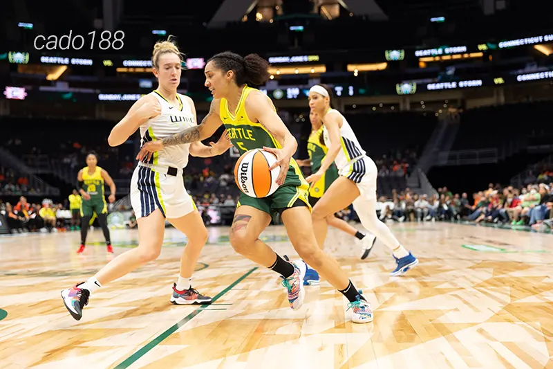 Chiến thắng hủy diệt trước Los Angeles Sparks vừa qua chắc chắn sẽ tiếp thêm sự tự tin rất lớn cho đội khách Nhận định bóng rổ WNBA Dallas Wings vs Seattle Storm 14_6