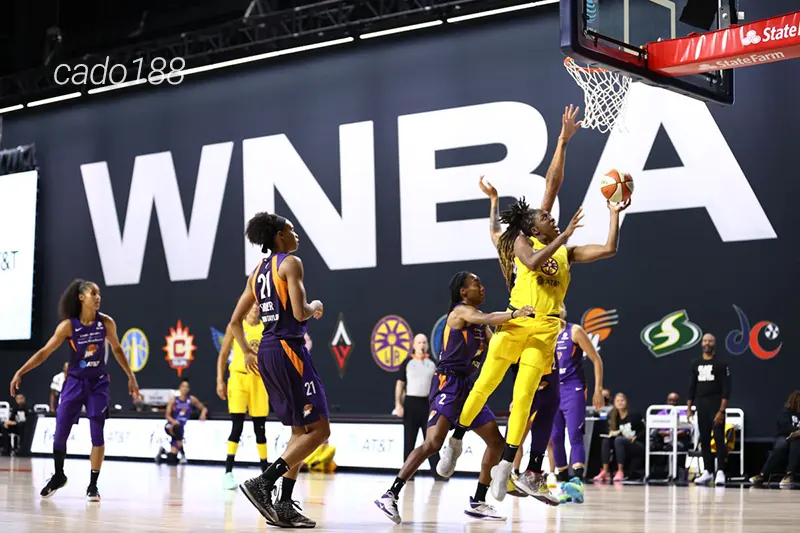 Đoàn quân HLV Curt Miller trắng tay hoàn toàn trong chuỗi 6 chuyến du đấu xa nhà vừa qua Soi kèo bóng rổ Phoenix Mercury vs Los Angeles Sparks 29_6
