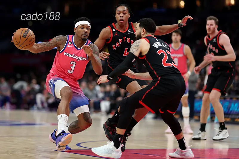 Washington Wizards đang lộ rõ ý muốn tái thiết đội hình sau khi trade đi ngôi sao lớn nhất trong đội Soi kèo bóng rổ Toronto Raptors vs Washington Wizards 7_10