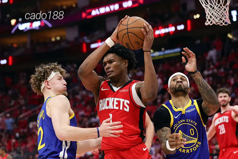 Đoàn quân HLV Steve Kerr có được chiến thắng quan trọng và vươn lên dẫn trước 2 – 1 trong series Soi kèo bóng rổ Golden State Warriors vs Houston Rockets 29_4