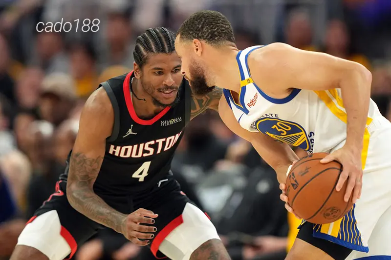 Jimmy Butler đã bình phục chấn thương và trở lại san sẻ gánh nặng của Stephen Curry trên hàng công Soi kèo bóng rổ Houston Rockets vs Golden State Warriors 1_5