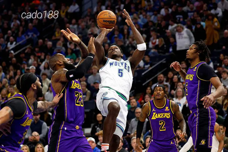 Minnesota Timberwolves thể hiện phong độ xuất sắc khi được trở về tổ ấm Target Center Soi kèo bóng rổ Minnesota Timberwolves vs LA Lakers 28_4