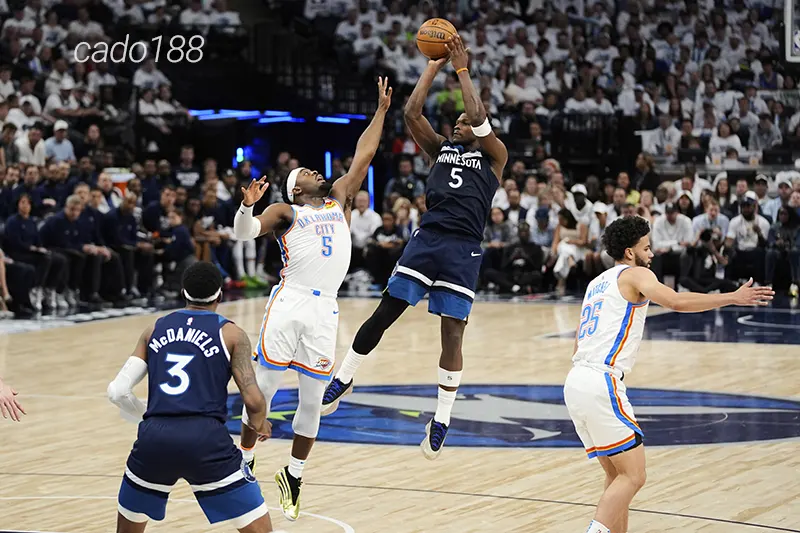 Một kịch bản bất ngờ khi Minnesota Timberwolves huỷ diệt Oklahoma City Thunder ở Game 3 trên sân nhà Soi kèo bóng rổ Minnesota Timberwolves vs OKC Thunder 27-5